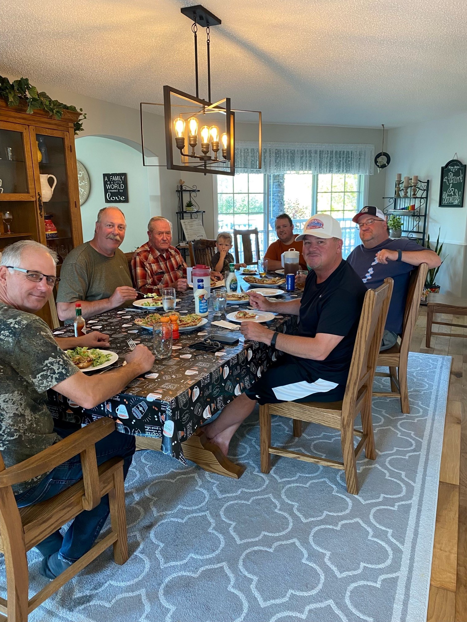 Guests enjoying hospitality at Echo Lake Hunts
