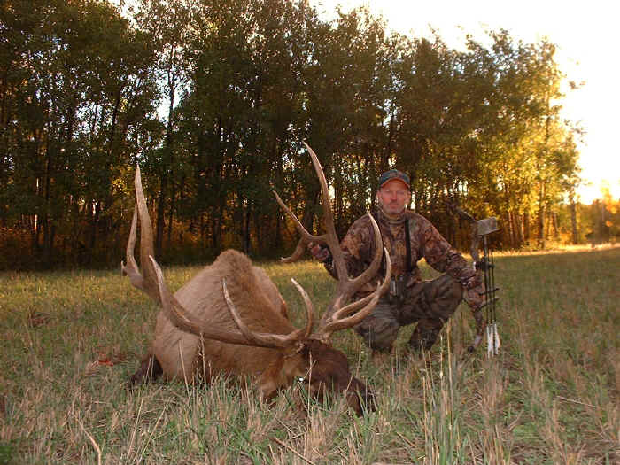David Foster Jr. from Texas with trophy bull elk at Echo Lake Hunts in Saskatchewan