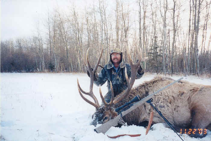 Harlyn Goebel from Texas with trophy elk at Echo Lake Hunts in Saskatchewan