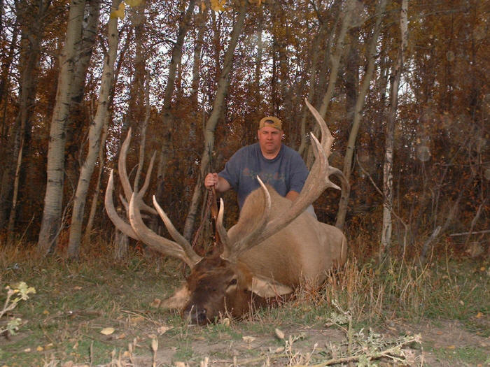 Steve Savant from Texas with trophy elk at Echo Lake Hunts in Saskatchewan