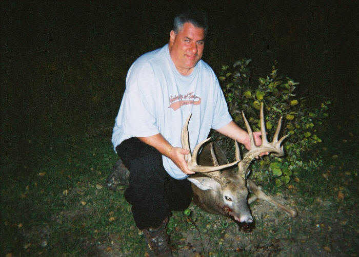 Steve Savant from Texas with trophy whitetail at Echo Lake Hunts in Saskatchewan