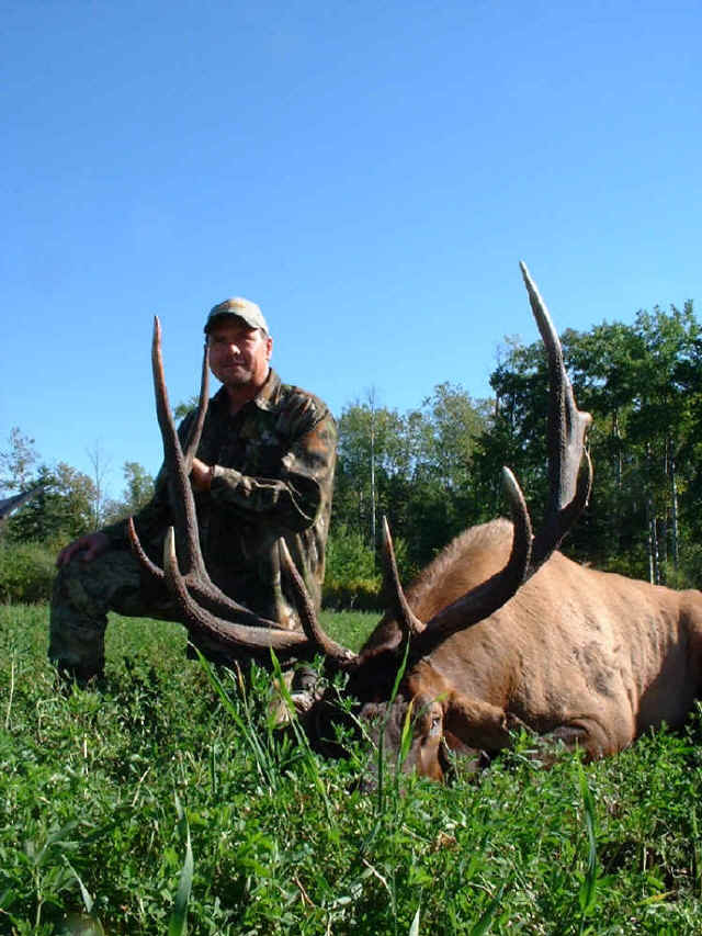 Earl Ferguson from Louisiana with trophy elk at Echo Lake Hunts in Saskatchewan