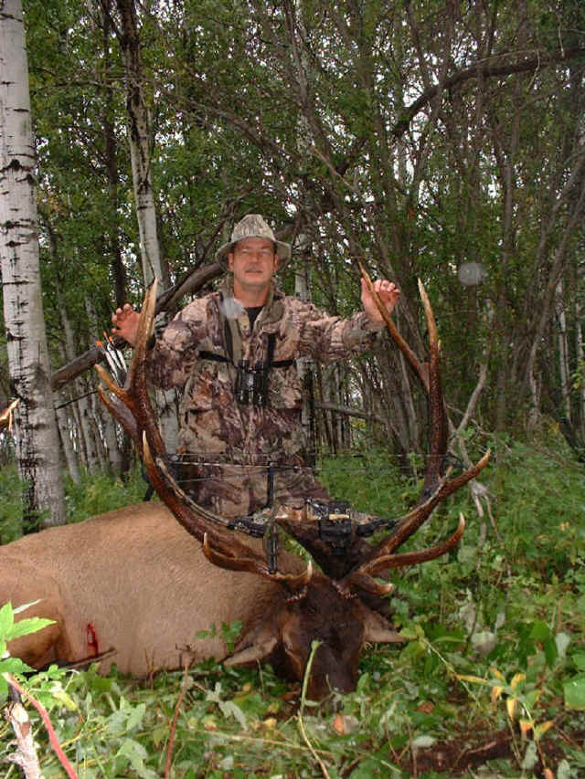 Gary Huebner from Texas with trophy elk at Echo Lake Hunts in Saskatchewan