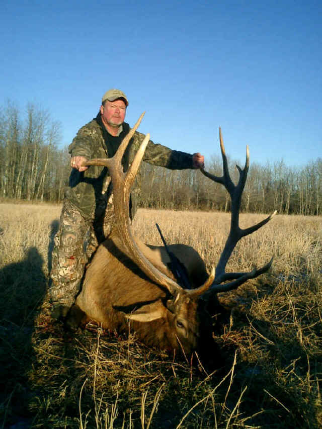 Gary Thames from Texas with trophy elk at Echo Lake Hunts in Saskatchewan