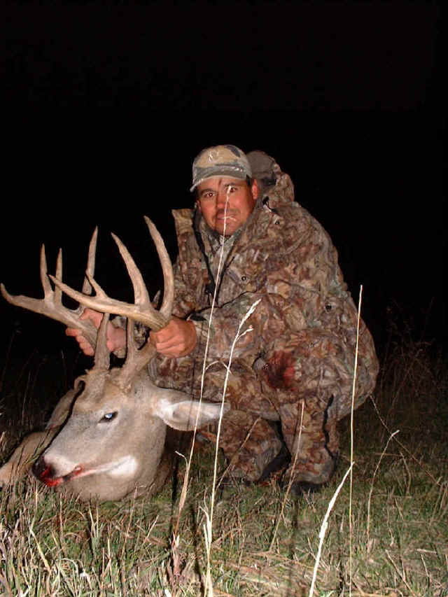 Mitch Robinson from Nevada with trophy whitetail at Echo Lake Hunts in Saskatchewan