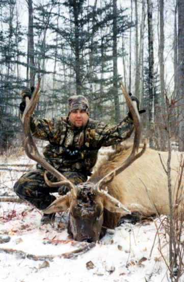 Steve Hayward from California with trophy elk at Echo Lake Hunts in Saskatchewan