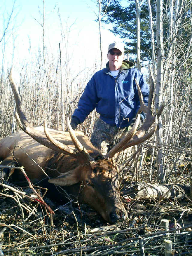Travis Barney from Arizona with trophy elk at Echo Lake Hunts in Saskatchewan