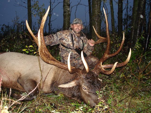 Kyle Hafen from Utah with trophy elk at Echo Lake Hunts in Saskatchewan