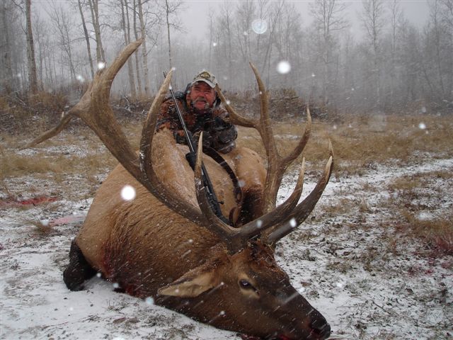 Larry Watley from Texas with trophy elk at Echo Lake Hunts in Saskatchewan