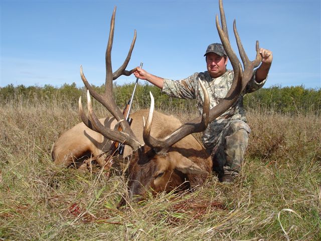 Mike Paddock from Nevada with trophy elk at Echo Lake Hunts in Saskatchewan