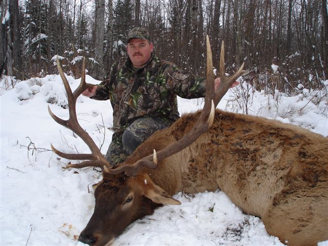 Patrick Dugan from Arizona with trophy elk at Echo Lake Hunts in Saskatchewan