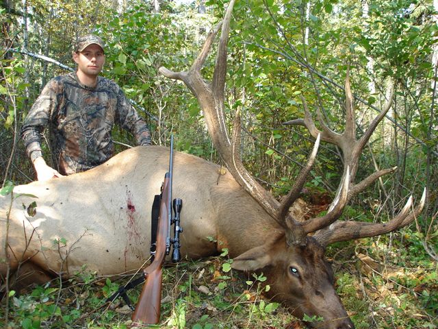 Scott Leavitt from Utah with trophy elk at Echo Lake Hunts in Saskatchewan