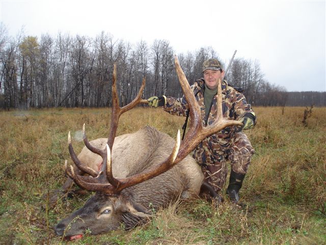 Steve Sandroni from New York with trophy elk at Echo Lake Hunts in Saskatchewan