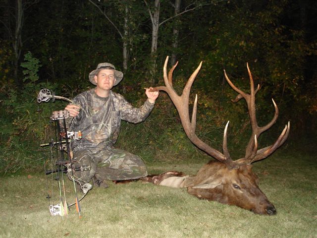 Terrason Spinks from Utah with trophy elk at Echo Lake Hunts in Saskatchewan