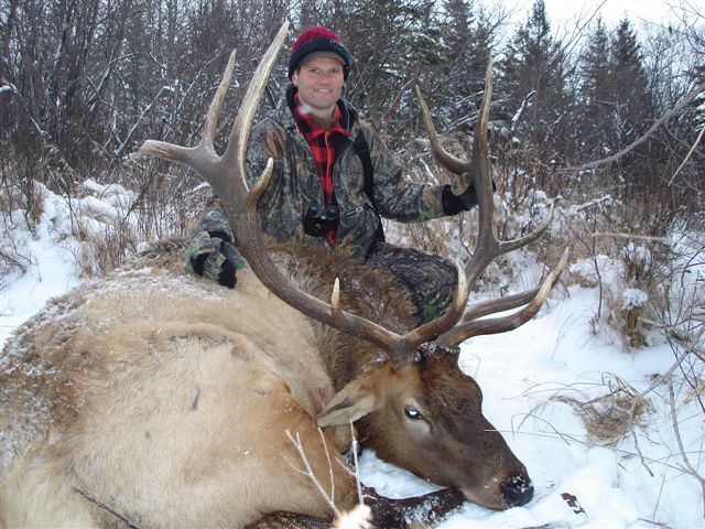 Josh Picket from Washington with trophy bull elk at Echo Lake Hunts in Saskatchewan
