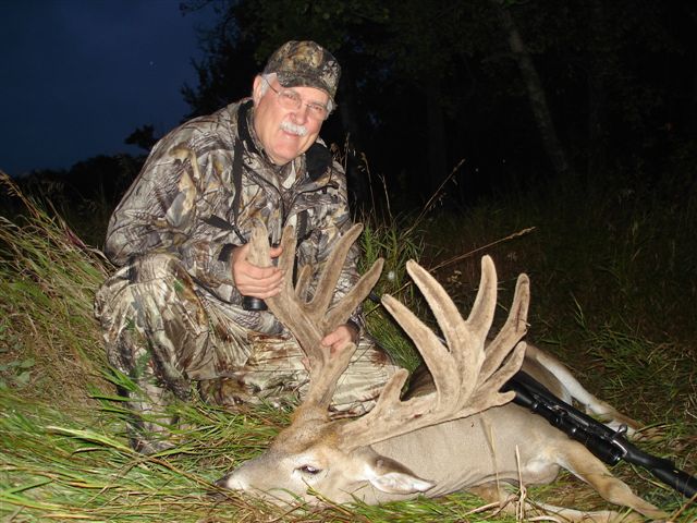 Alvin Prause from Texas with trophy deer at Echo Lake Hunts in Saskatchewan