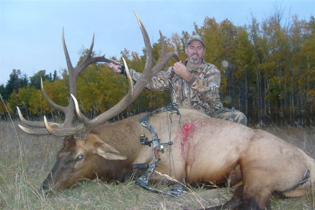 Jeff Zimmerer from Texas with trophy bull elk at Echo Lake Hunts in Saskatchewan