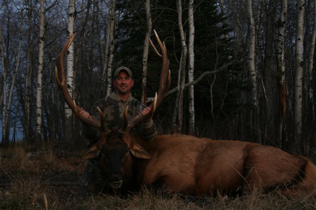Mike Jones from Missouri with trophy bull elk at Echo Lake Hunts in Saskatchewan