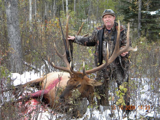 Jeff Jarrat from Texas with trophy bull elk at Echo Lake Hunts in Saskatchewan