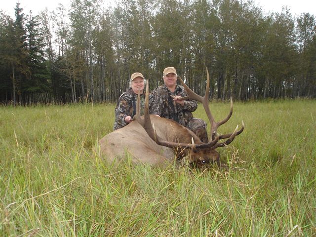 Dave Fuqua from Louisiana with trophy bull elk at Echo Lake Hunts in Saskatchewan
