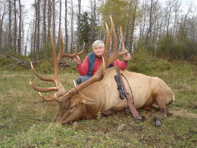 Tommy Tucker from Louisiana with trophy bull elk at Echo Lake Hunts in Saskatchewan