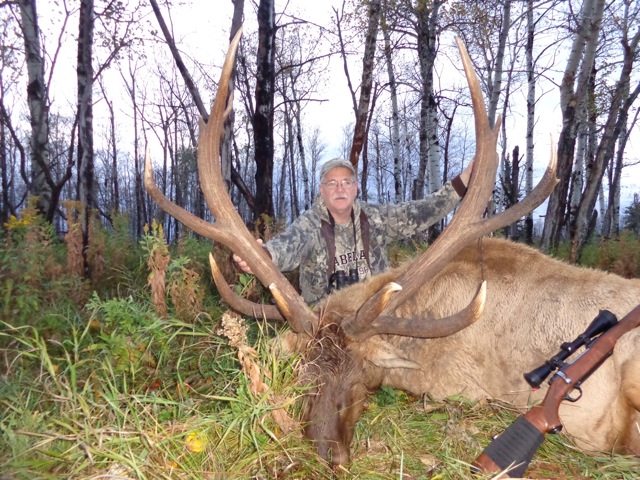 Steve Kindt from Wisconsin with trophy bull elk at Echo Lake Hunts in Saskatchewan