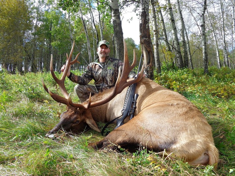 Allen Codding from Texas with trophy bull elk at Echo Lake Hunts in Saskatchewan