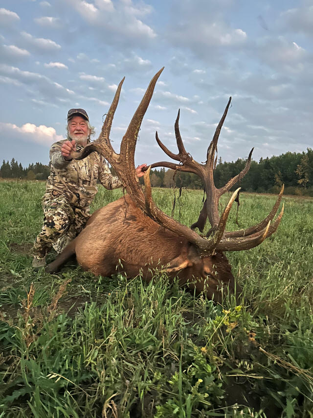 Charles Hager from Montana with trophy bull elk at Echo Lake Hunts