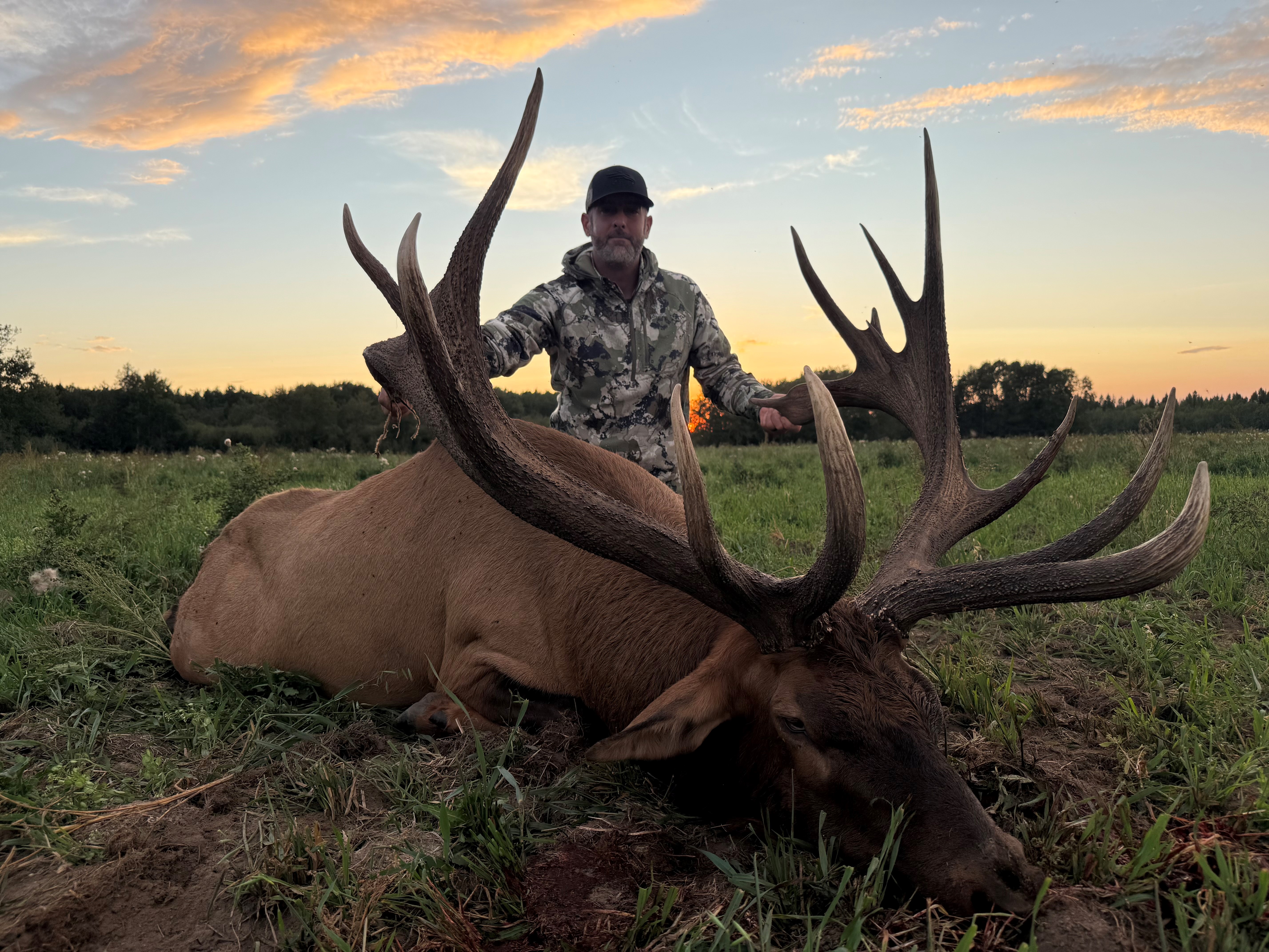 Seth Scott from North Dakota with trophy bull elk at Echo Lake Hunts